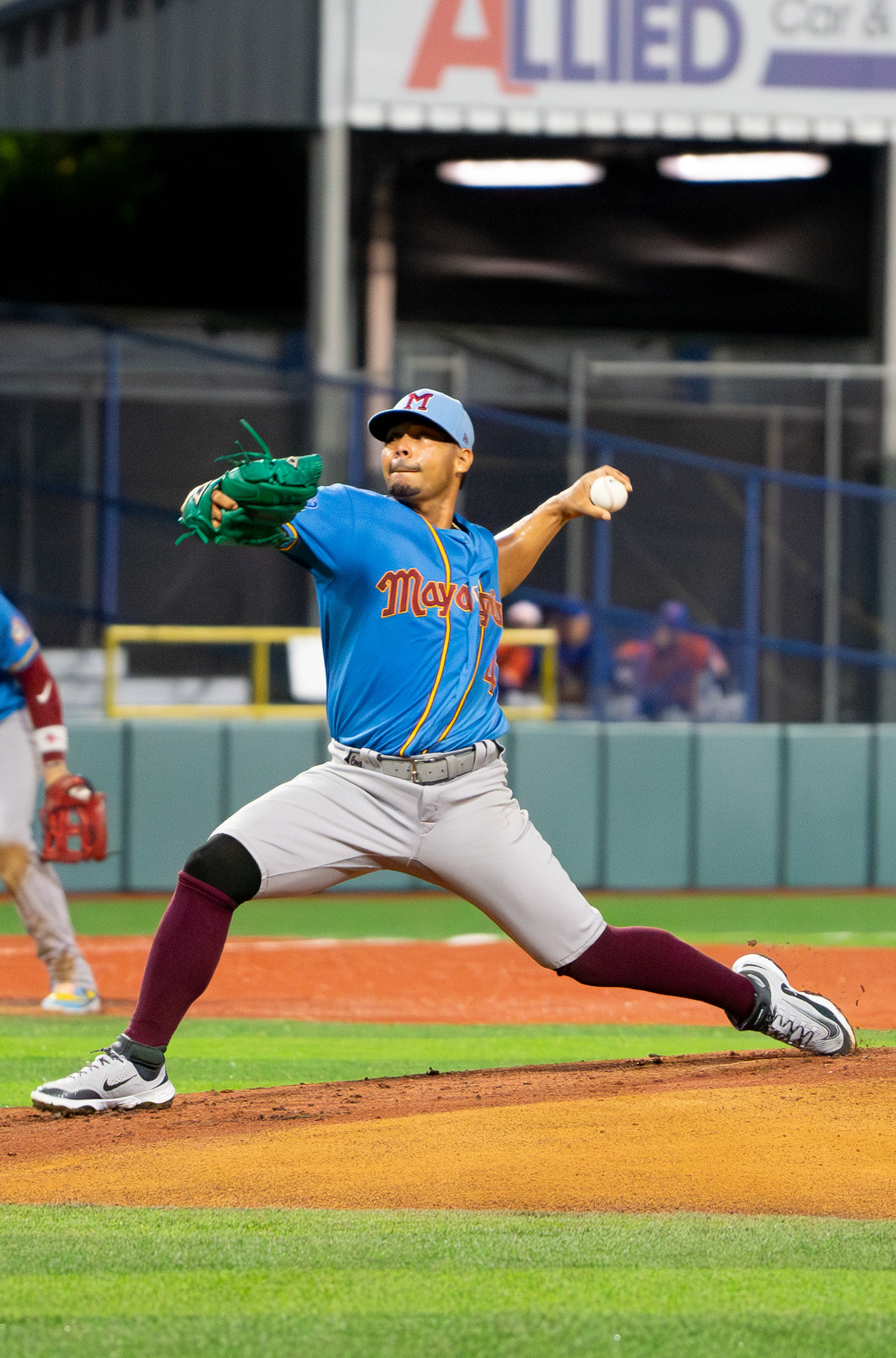 Sólido Cruz en la tercera victoria de Mayagüez