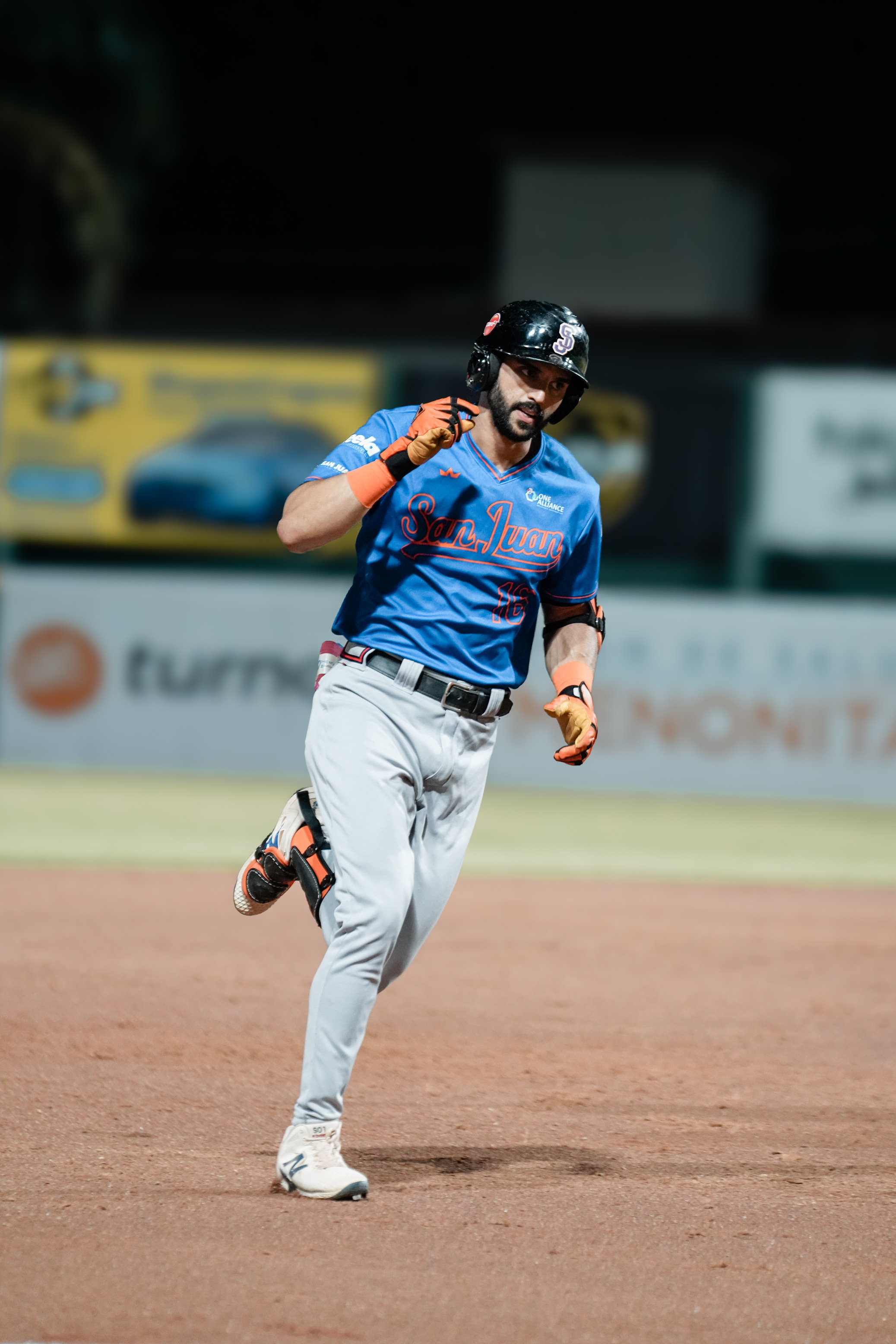 Los Senadores obtienen su primer triunfo